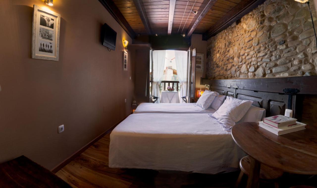 Micro-Hostal La Puerta Del Perdon فيلافرانكا ديل بيرزو المظهر الخارجي الصورة