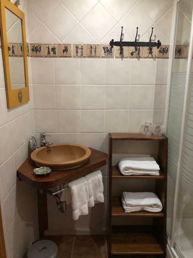 Micro-Hostal La Puerta Del Perdon فيلافرانكا ديل بيرزو المظهر الخارجي الصورة